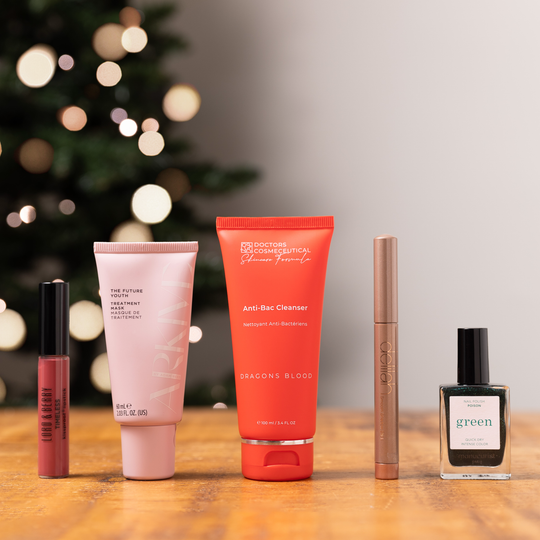 Unboxing: The ROCCABOX Merry & Bright December Beauty Box